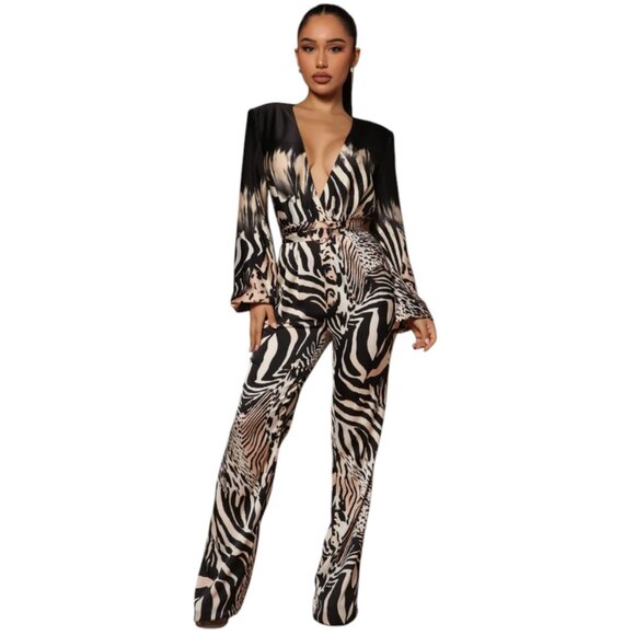 Nova Luxe Animal Print Black and Cream Jumpsuit with Belted Look NWT Size Small - Picture 1 of 10